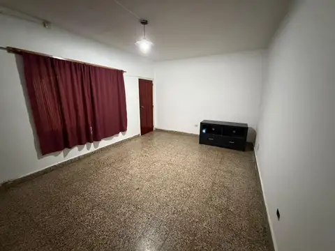 Depto Tipo Casa en Alquiler de 3 ambientes
