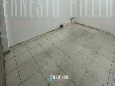 Local en Alquiler Via Púb.