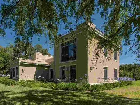 EL CARDENAL al 2800. SOLAR DE CAPILLA