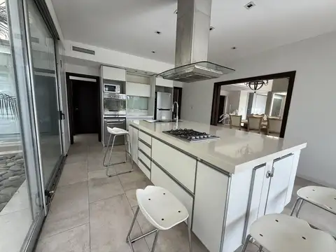 Venta casa 7 ambientes en El Rebenque, Canning