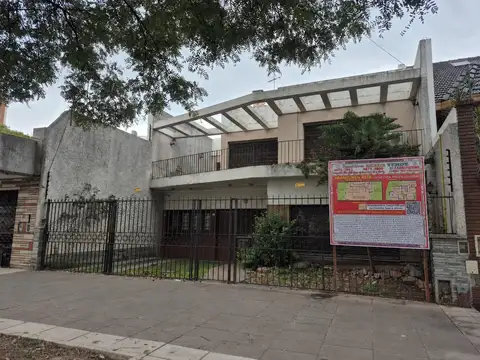 Doctor Juan Felipe Aranguren 4200