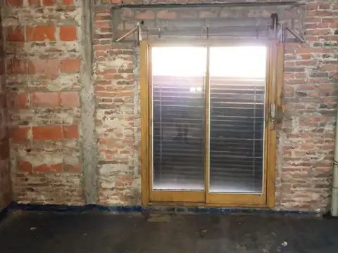PH EN PRIMER PISO POR ESCALERA CON COCHERA Y TERRAZA