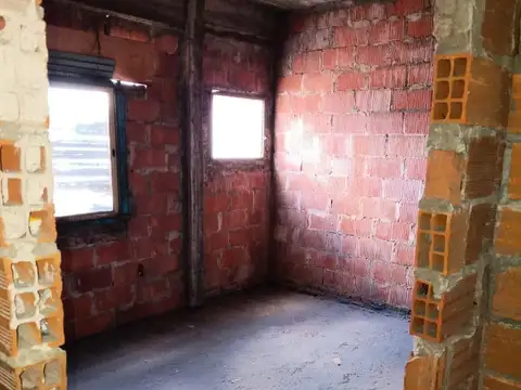Depto Tipo Casa 4 ambientes con 2 baños