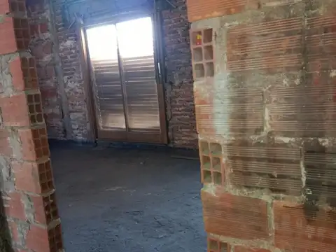 Depto Tipo Casa 4 ambientes con 2 baños