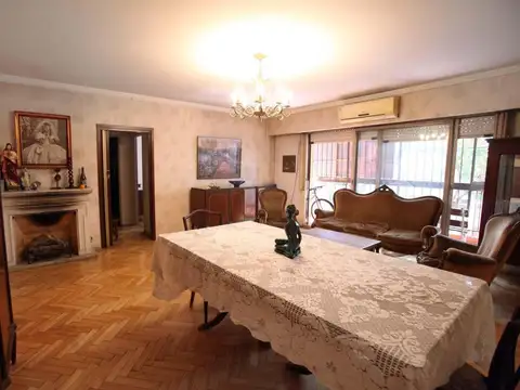 Amplio Semipiso de 4 ambientes en Chacarita