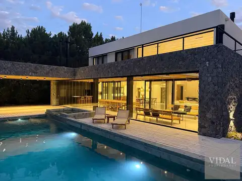 Casa en Venta en Costa Esmeralda, USD 1.600.000