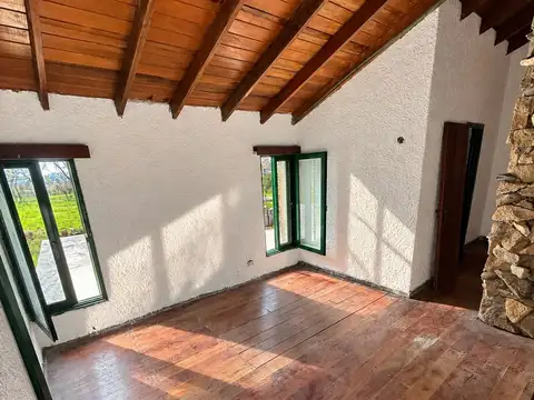 Complejo con Chalet, Cabañas y Granero a la Venta en El Remanso, Exaltacion de la Cruz.-