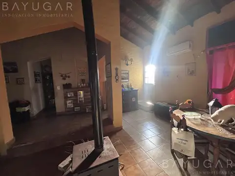 Casa 4 ambientes con 2 baños