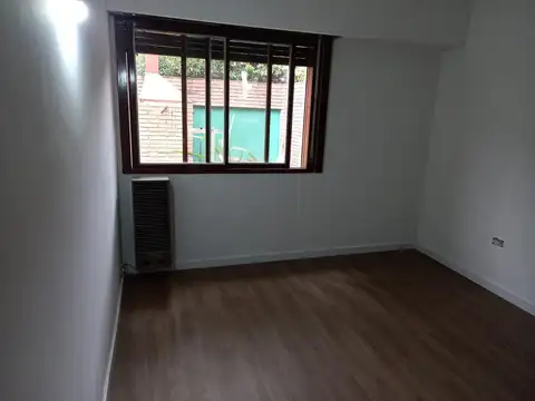 Depto Tipo Casa en Venta 40 años