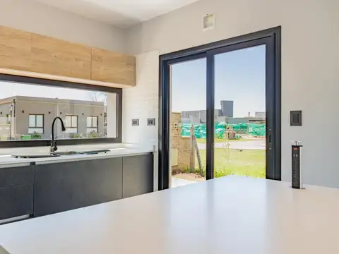 Venta Casa Apto Crédito 4 ambientes en Los Arces