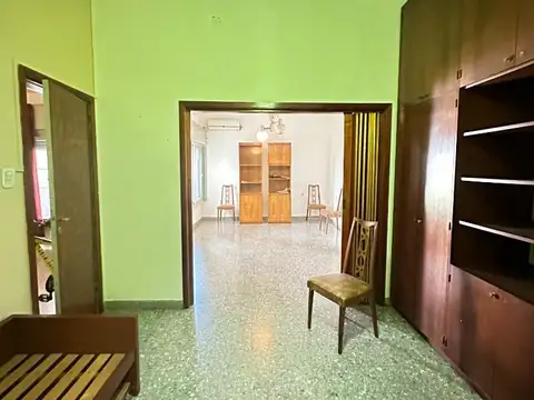 Casa en esquina con local, 3 dorm, patio y terraza - LdZ