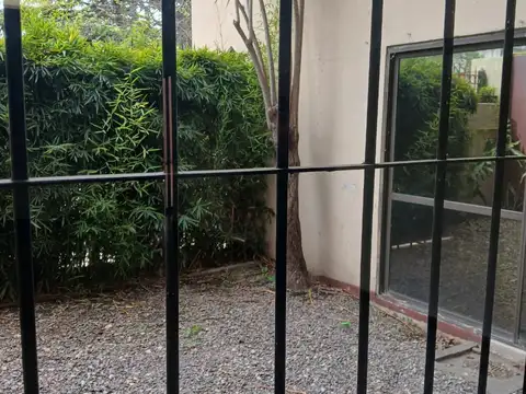 Depto Tipo Casa en Alquiler de 3 ambientes