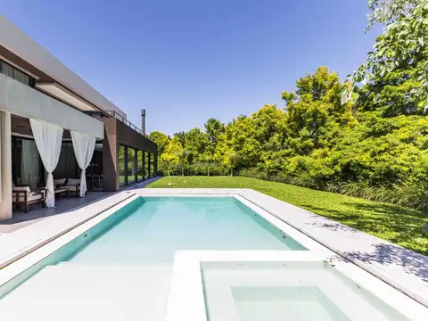 INCREIBLE Y MODERNA CASA EN LA RASTRA, AYRES DE PILAR