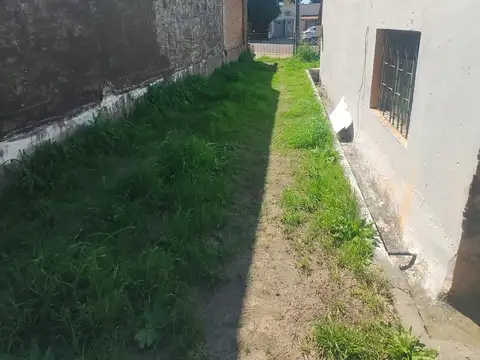 Casa 5 ambientes con 1 baño