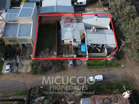 Lote en venta con departamentos | Fiesta Nacional de la Flor N°719 esq. Melo | Escobar