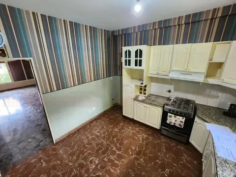 Casa 5 ambientes con 3 baños