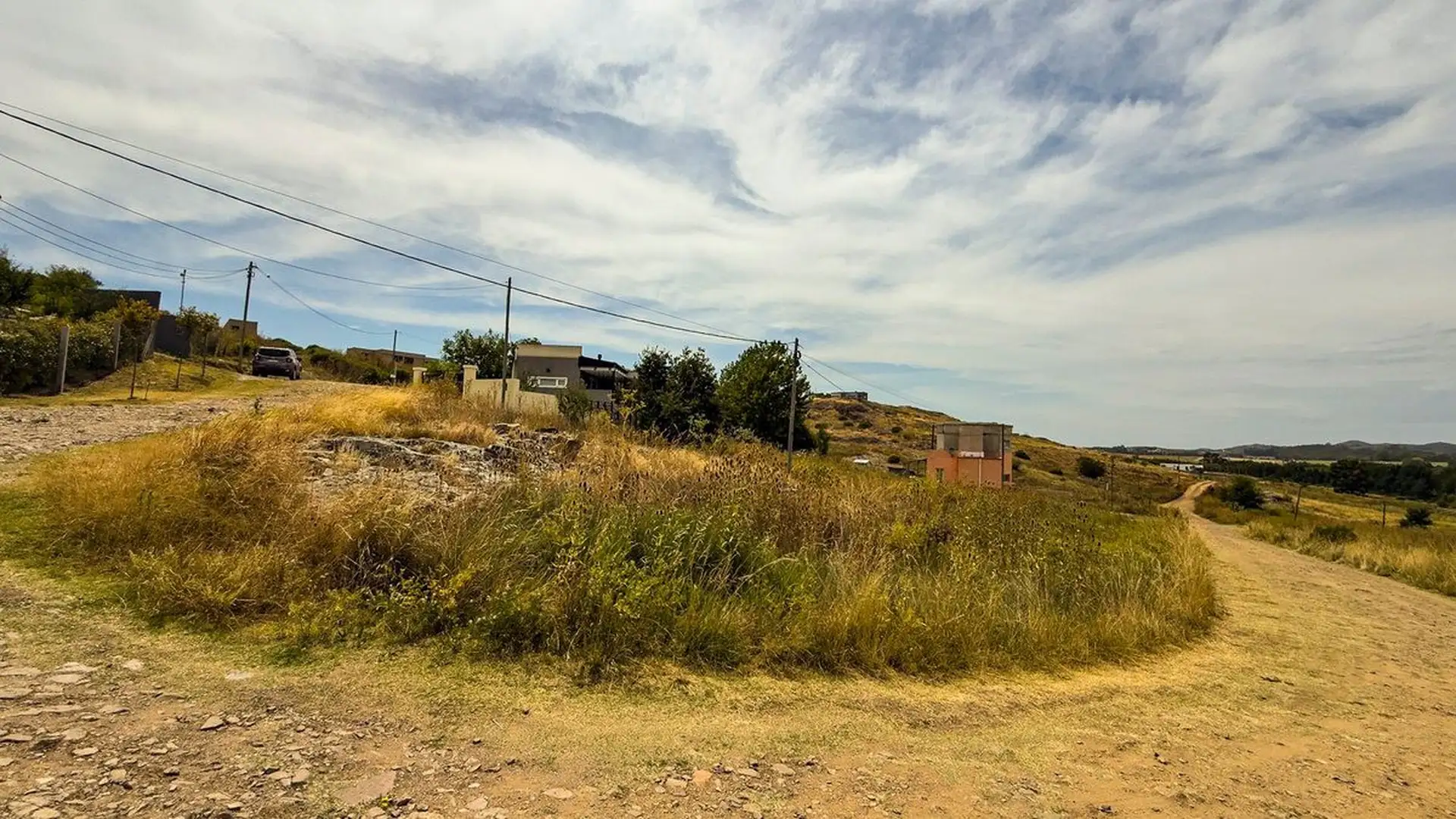 EN VENTA TERRENO DE 793M2 EN LOTEO ENTRE SIERRAS