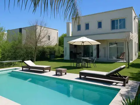 CASA CON PILETA EN SANTA GUADALUPE