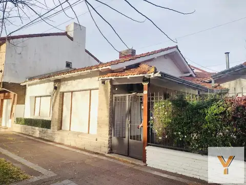 Casa en venta - 3 Dormitorios 2 Baños - Miramar
