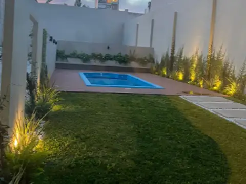 Departamento en Alquiler en Villa Santa Rita, $ 650.000