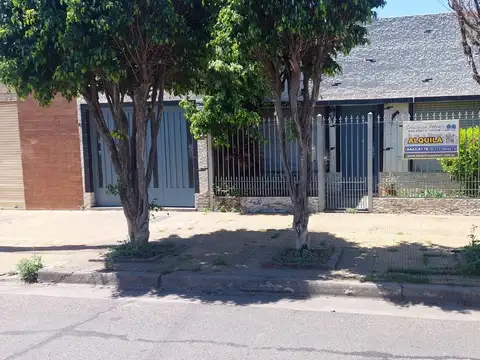Casa 4 ambientes!!! Sobre lote propio.