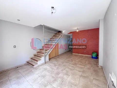 Depto Tipo Casa en Venta de 3 ambientes