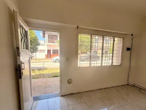 Depto Tipo Casa en Venta en Villa Raffo, USD 62.000