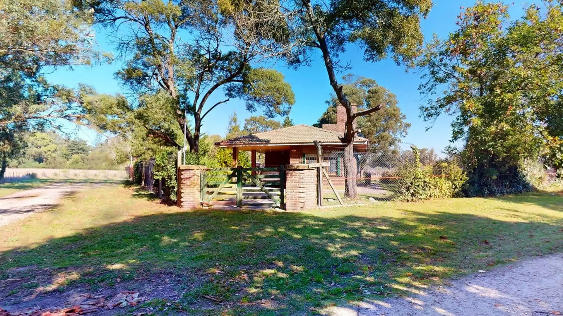 VENTA CASA EN PARQUE PEÑA TRES AMBIENTES