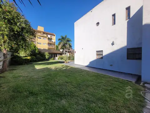 Sarmiento al 5000 entre Lavalle y General paz