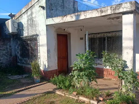 Casa 2 ambientes con 1 baño