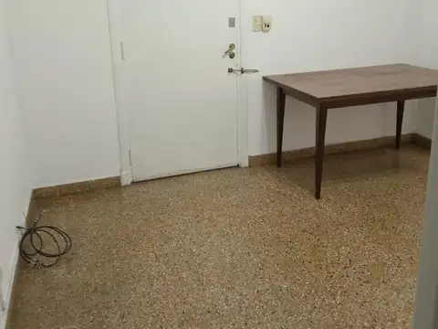 Peribebuy 6900, Piso PB