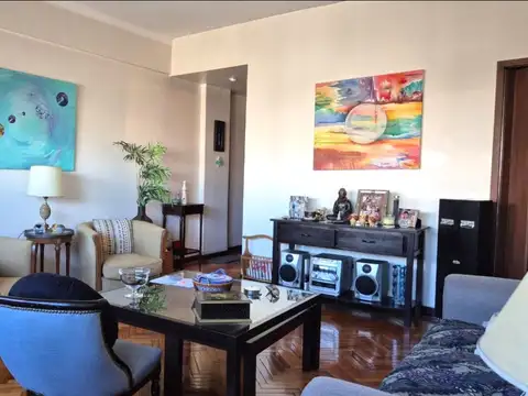 Departamento 4 ambientes con 2 baños