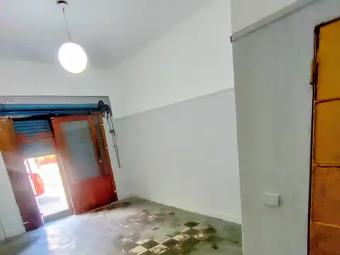 Local en Alquiler en Villa Dominico, $ 330.000