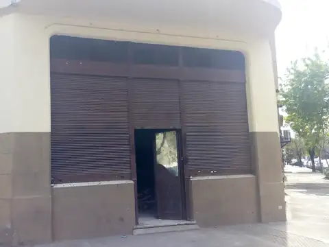 Local en Alquiler Via Púb.