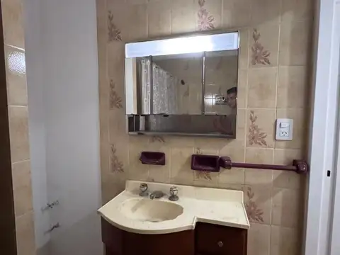 EN VENTA CHALET 4 AMBIENTES EN MERLO CENTRO