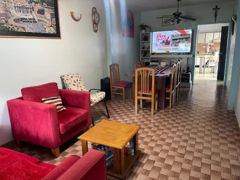 Casa en Alquiler con 1 cochera