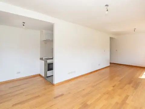 Intendente Tomkinson 1700 , Piso 1