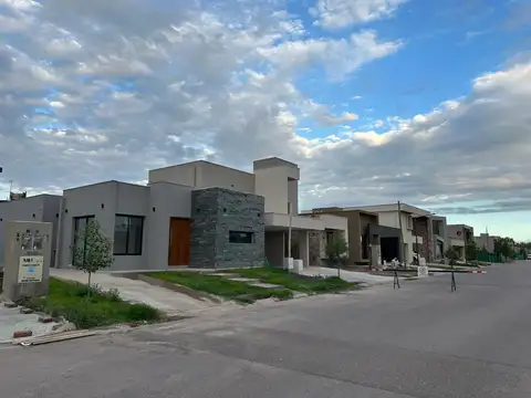 Casa en Las Cortaderas III