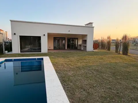 Alquiler Casa Barrio Privado San Pablo con Pileta a estrenar