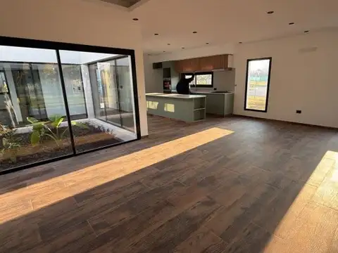 Casa en Alquiler de 3 dormitorios