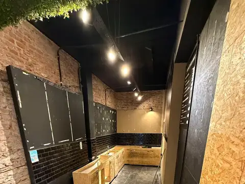 Local en  Thames 2430