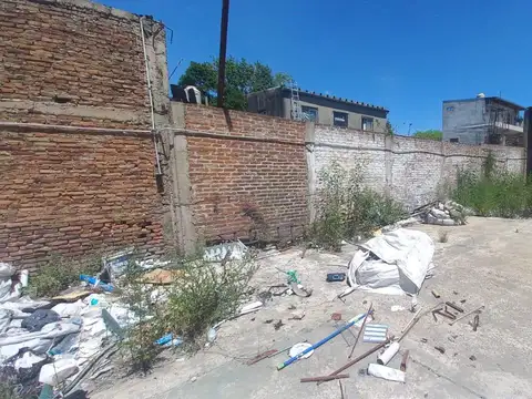 Galpon en Venta 43  mts Fondo