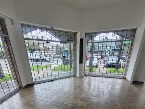 Local en Alquiler en San Isidro Vías / Rolon, $ 3.500.000