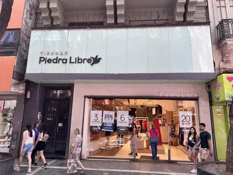 ALQUILER - Excelente local sobre la Peatonal - 200 m2 en dos plantas