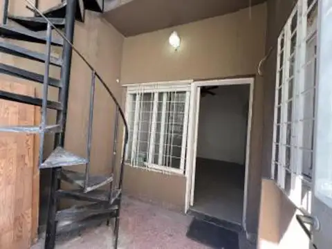 Depto Tipo Casa en Venta de 5 ambientes