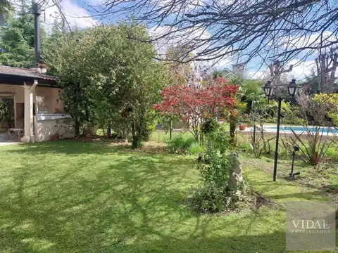 Casa 7 ambientes con 4 baños