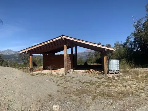 (041) EL BOLSON (Mallin Ahogado) Casa en construcción con terrreno de 2.500 m2