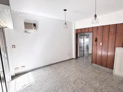 Casa de 5 ambientes en alquiler con patio, quincho, parrilla y cochera