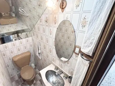 Casa en Alquiler con 2 cocheras