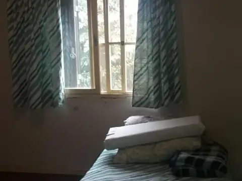 Casa 2 dormitorios c/ galpon interno